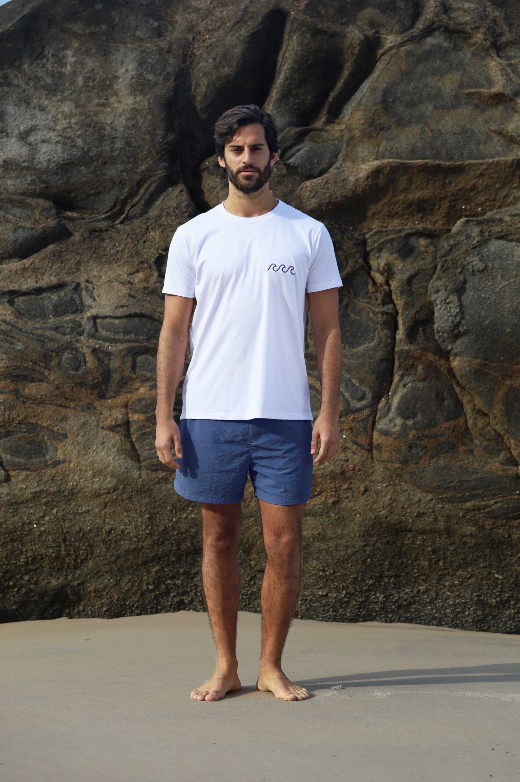 Camiseta Branca Algodão Impermeável Bordada Oceano PITAIA RIO + CORONA - Imagem 4